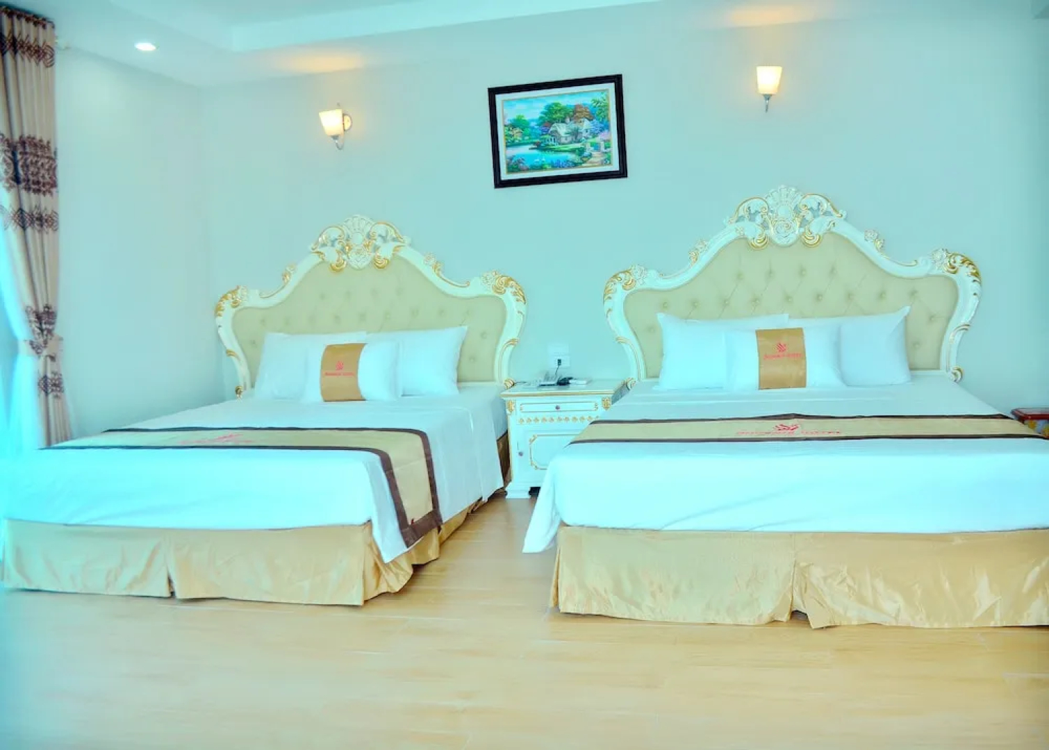 Phoenix Hotel 2