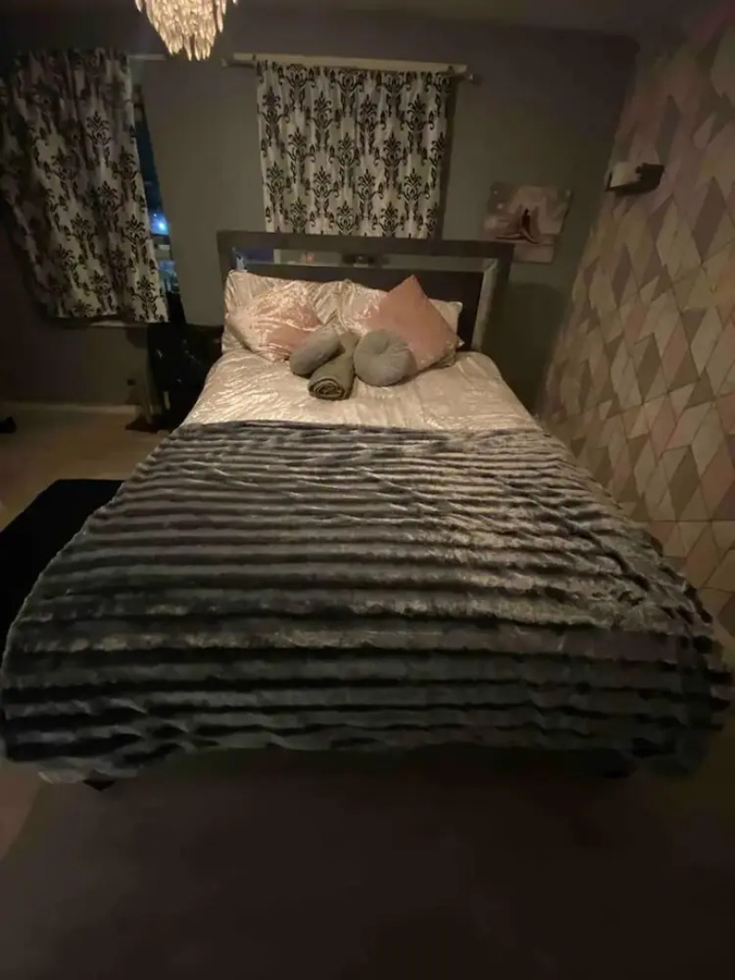 Stunning Apartment In Smethwick, West Midlands