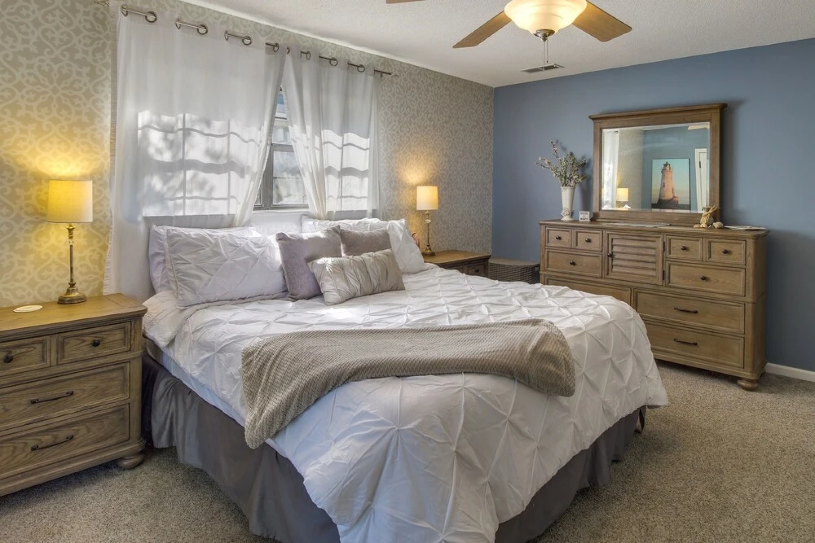 Sunny Savannah Home w/ Hot Tub ~ 10 Mi to Downtown