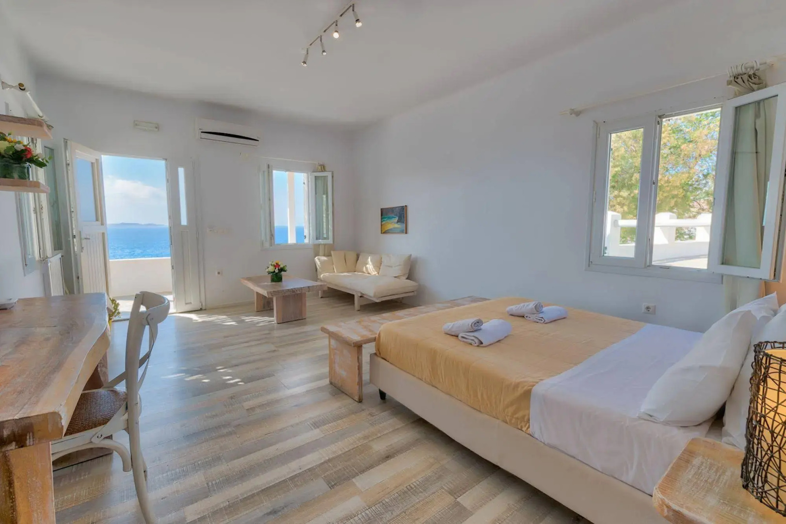 With-inn Mykonos Suites