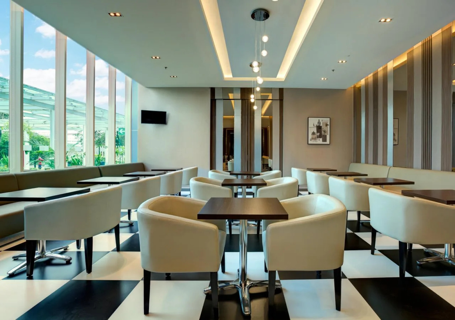 Holiday Inn Express Jakarta International Expo by IHG