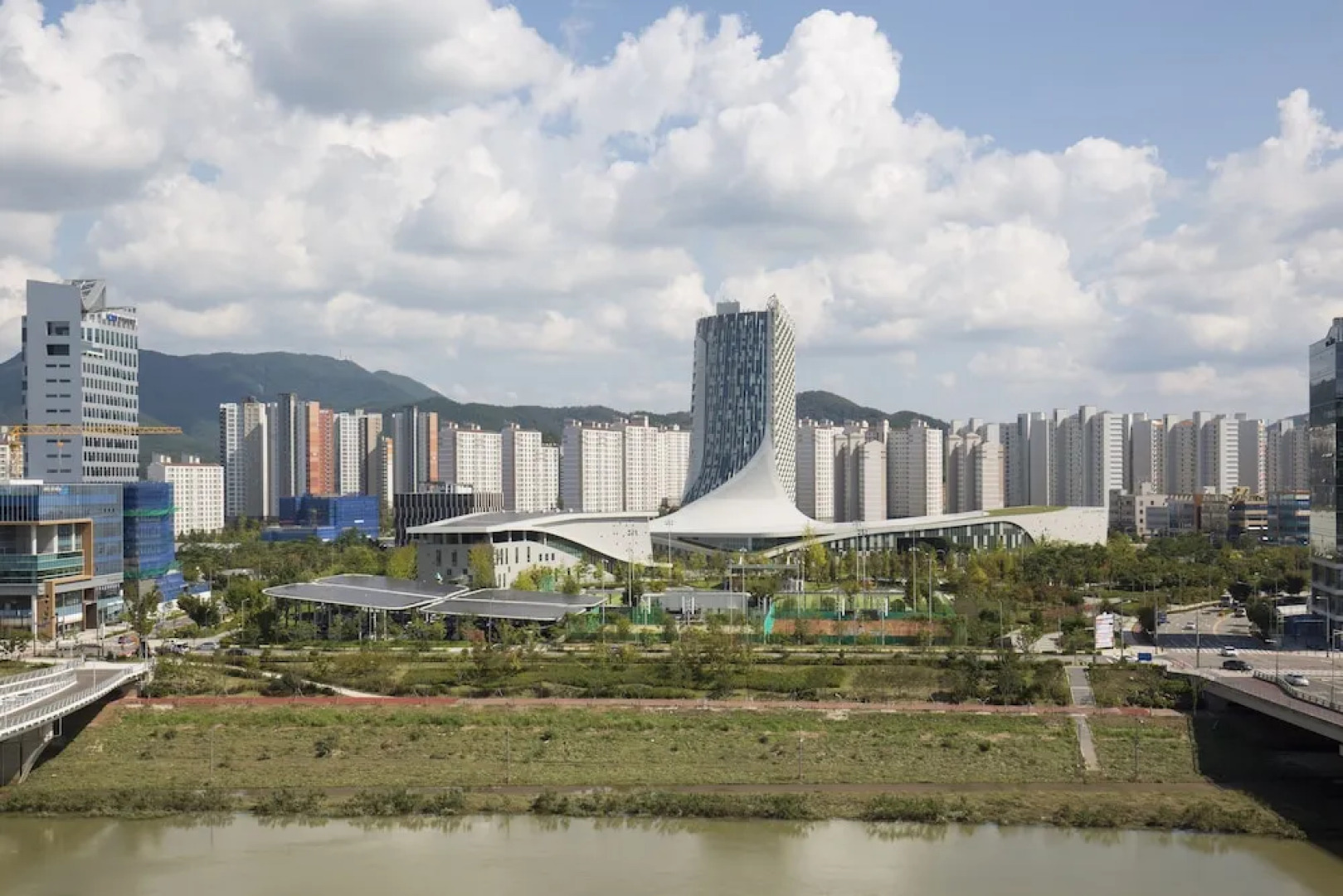 Brown Dot Hotel Jinju Chungmugong