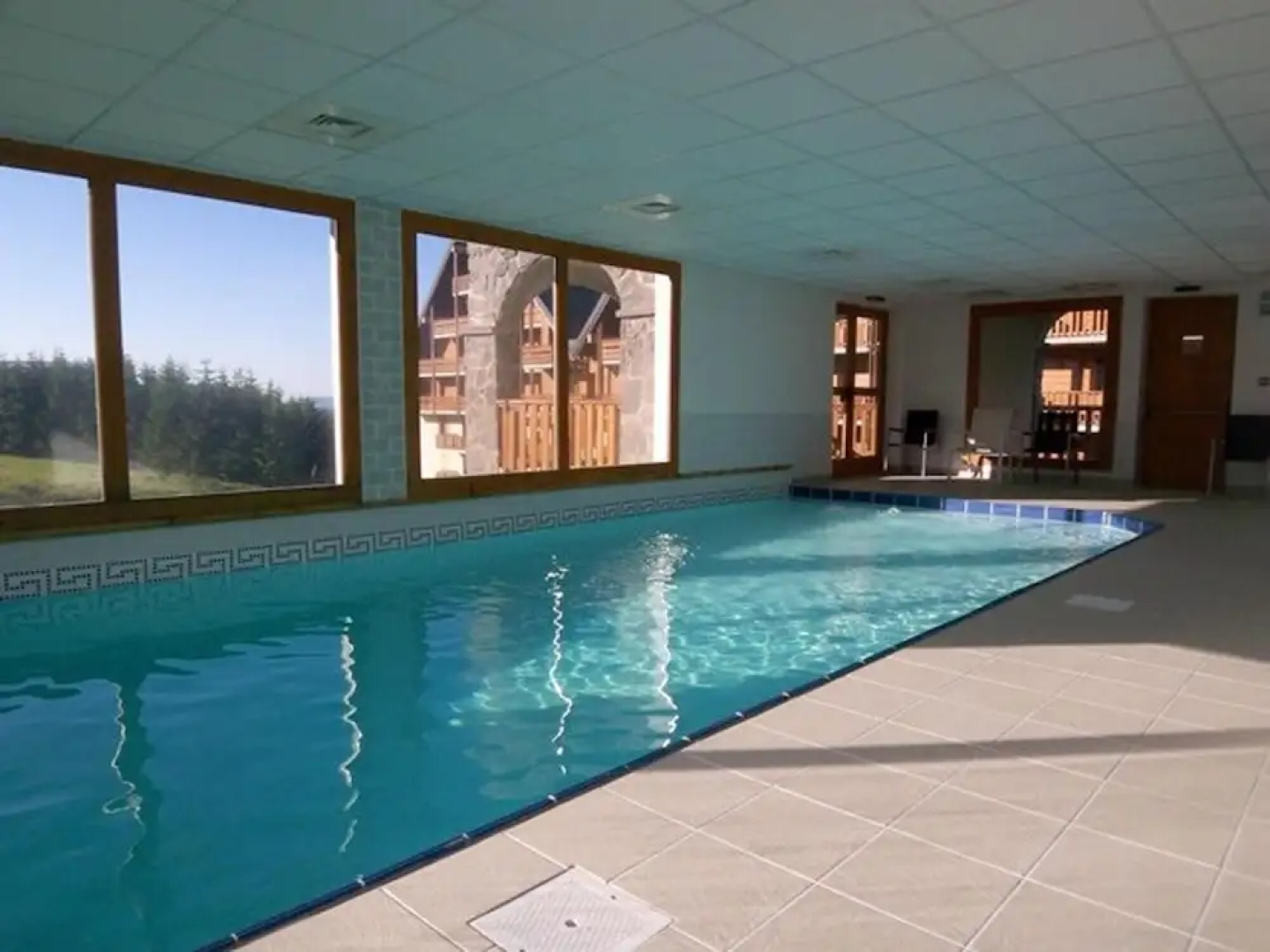 Apartment With 2 Bedrooms in Besse-et-saint-anastaise, With Wonderful Mountain View, Shared Pool and Wifi