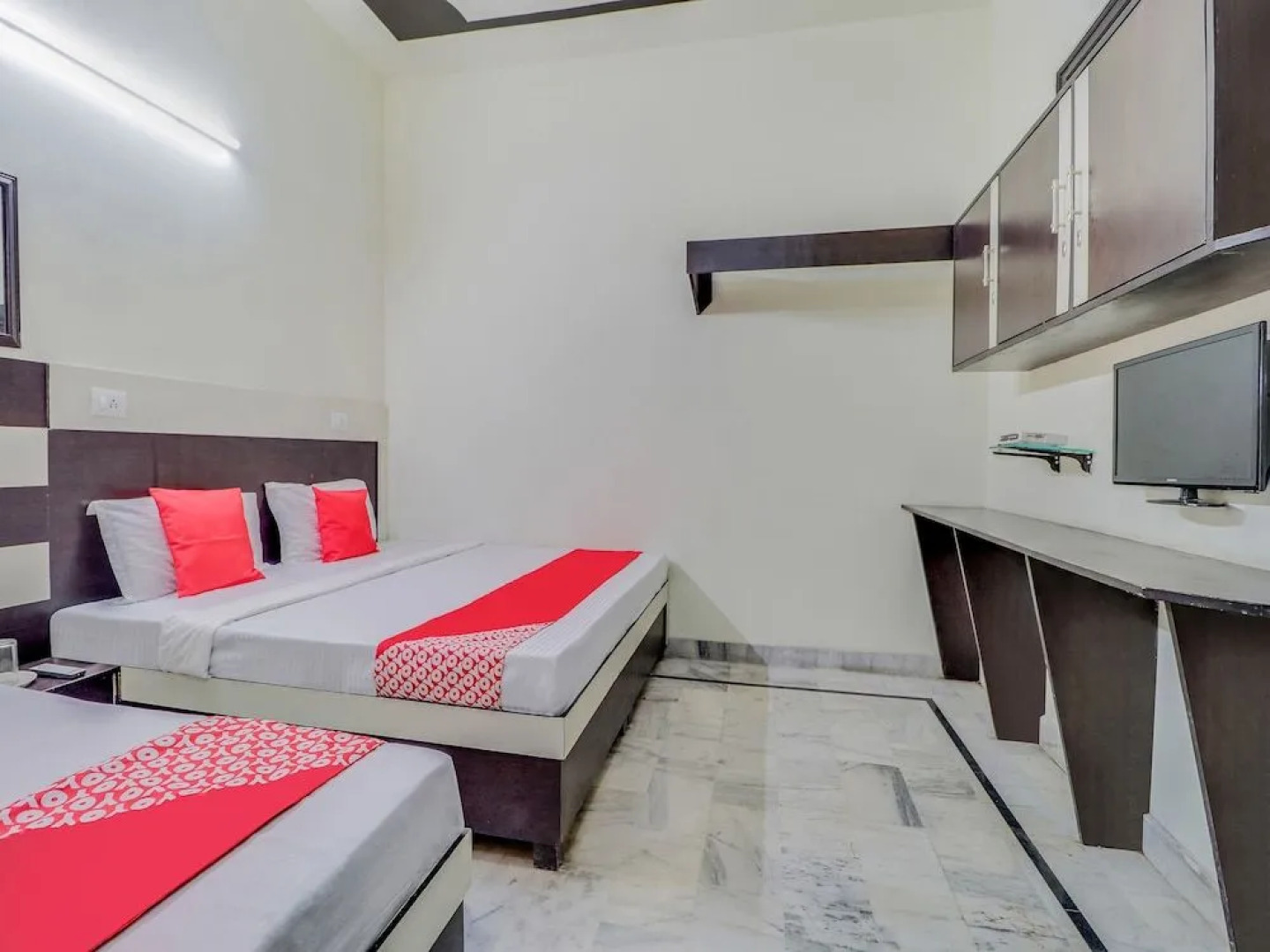 Oyo 45903 Royal Guest House