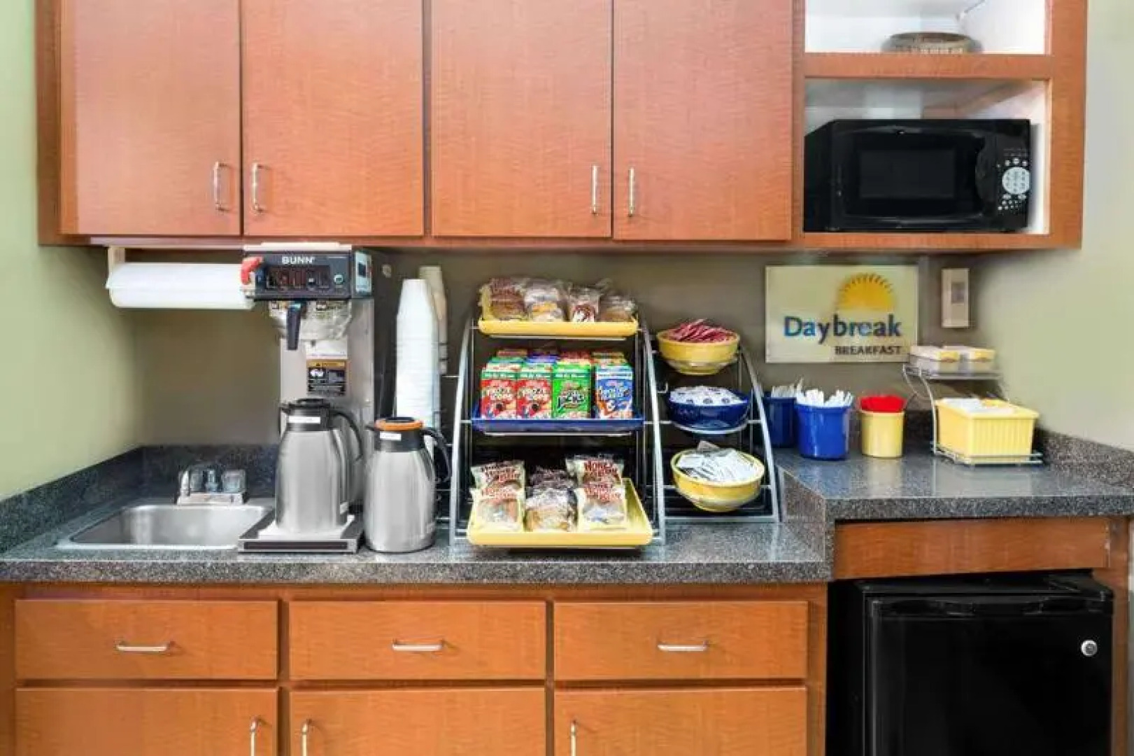 Days Inn By Wyndham Costa Mesa Newport Beach