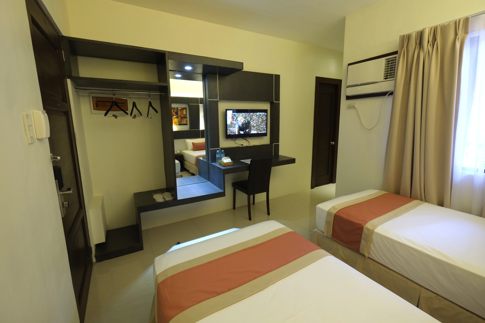 Southpole Central Hotel
