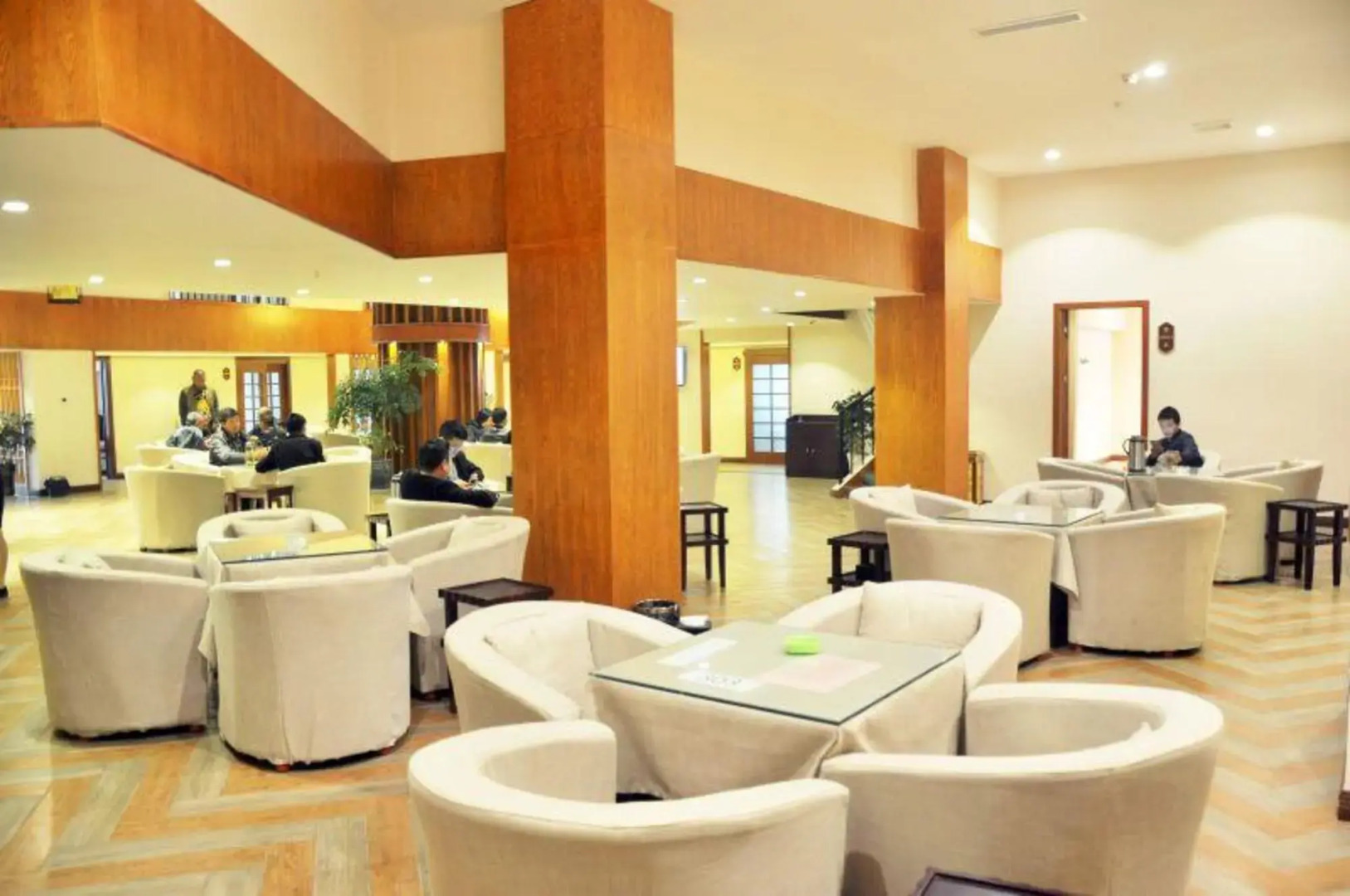 Dongtai Hotel (Guangyuan Lizhou East Road, Aoti Center)