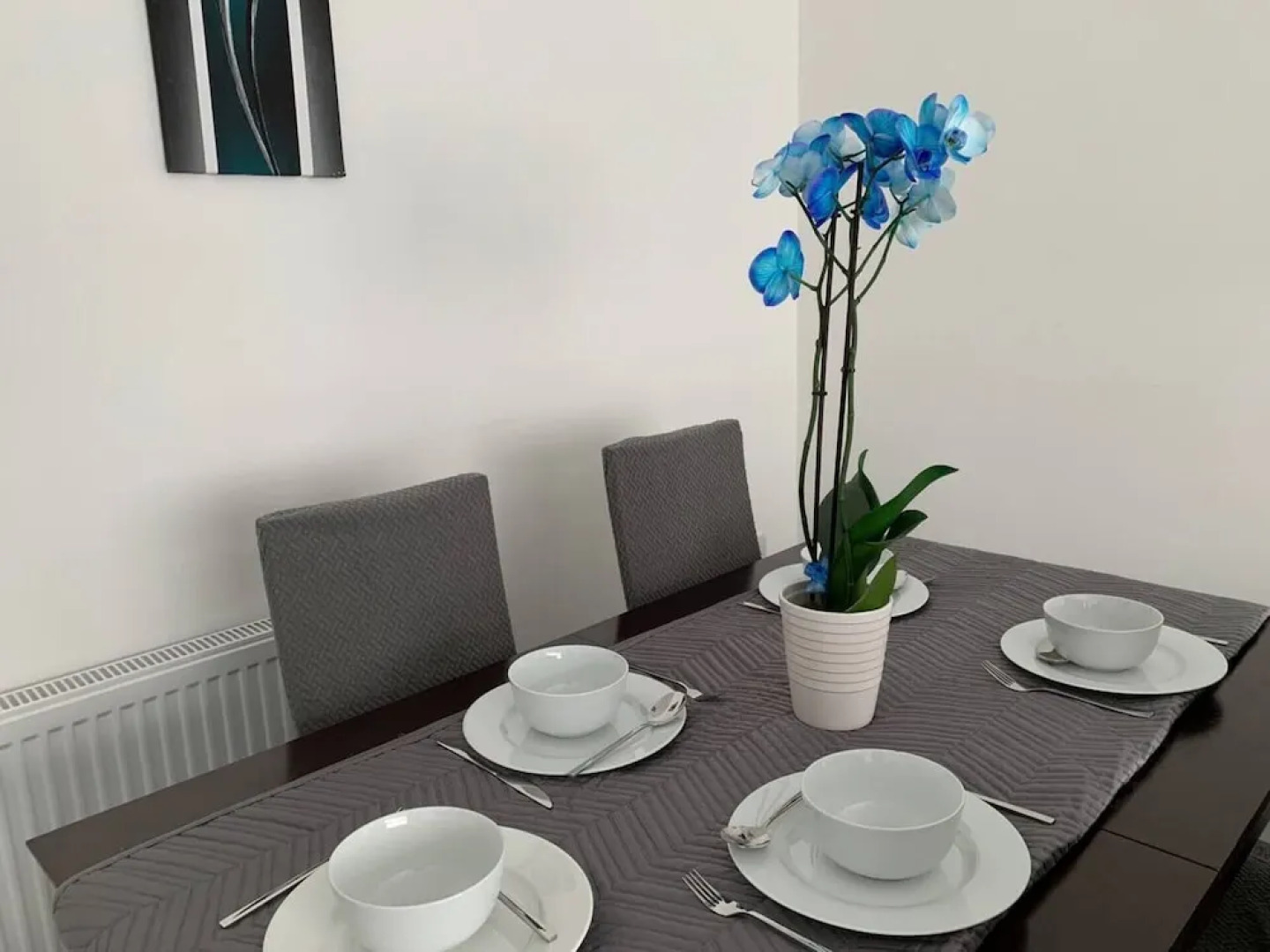 Large 5 Bed House / Wolverhampton + Parking