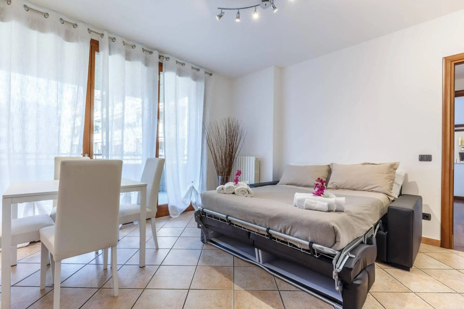 Suitelowcost - Limbiate Studio