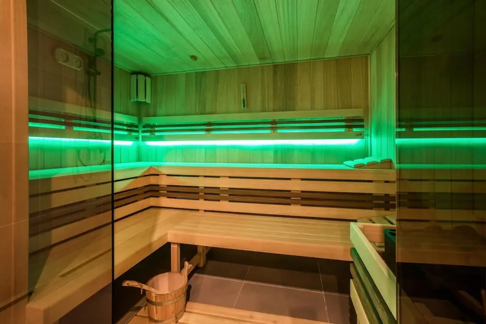 Mountain Chalet Lbh027