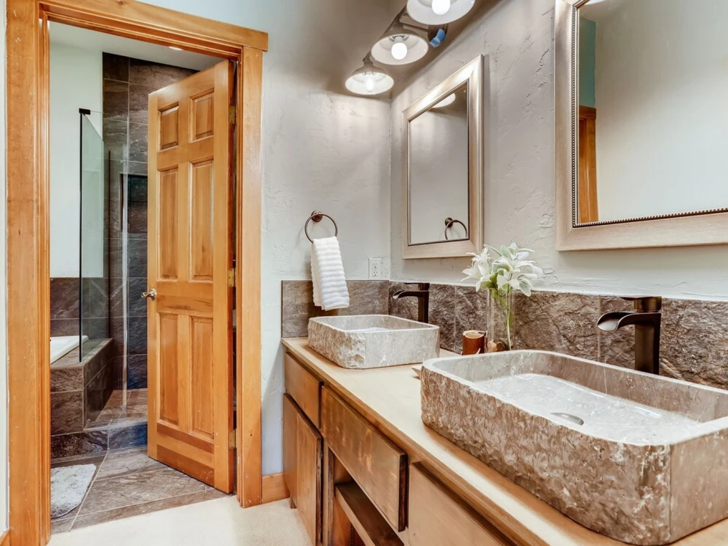 28953 Cathedral City - 5 Br Home