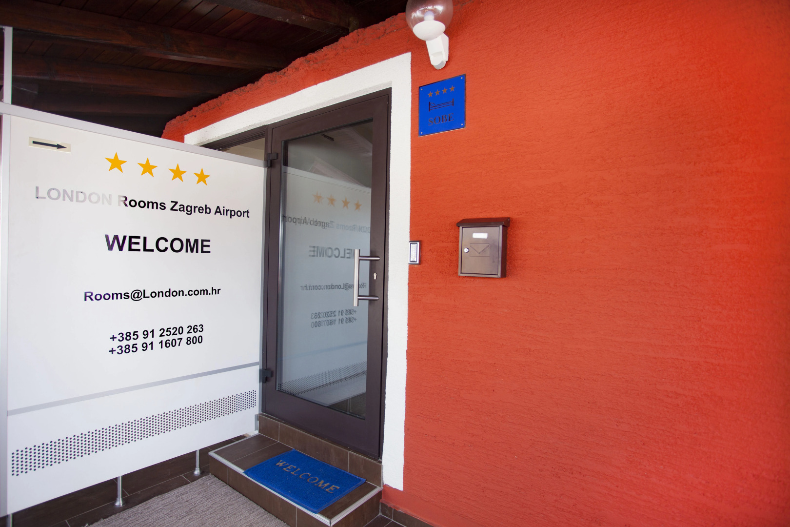 London Rooms Zagreb Airport