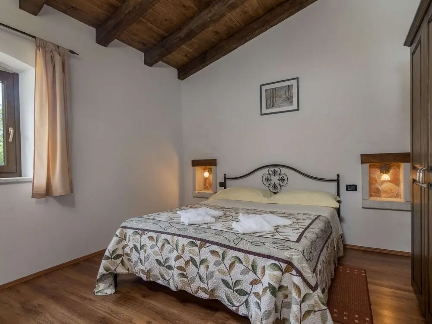 Spacious Villa in Tinjan With Pool