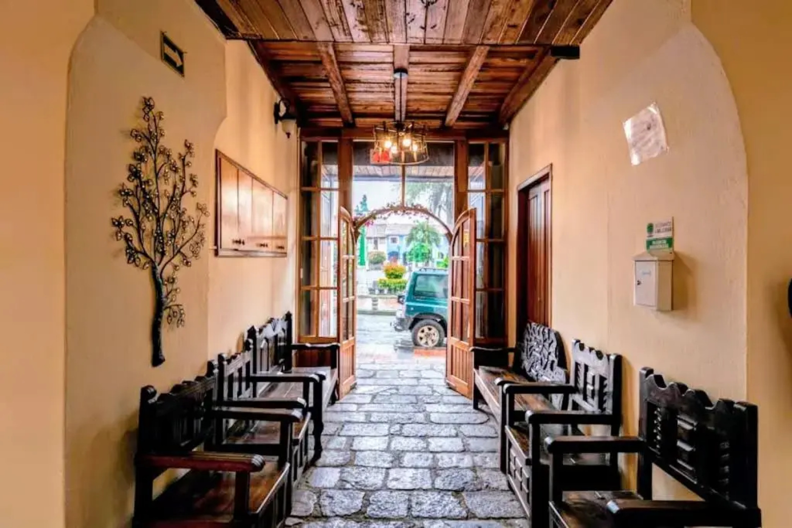 Hostal Restaurante La Suite