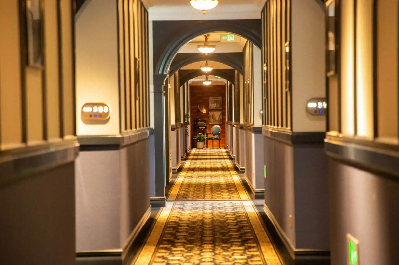 Yiting Zhenshe Hotel (Beijing Qianmen Pedestrian Street)