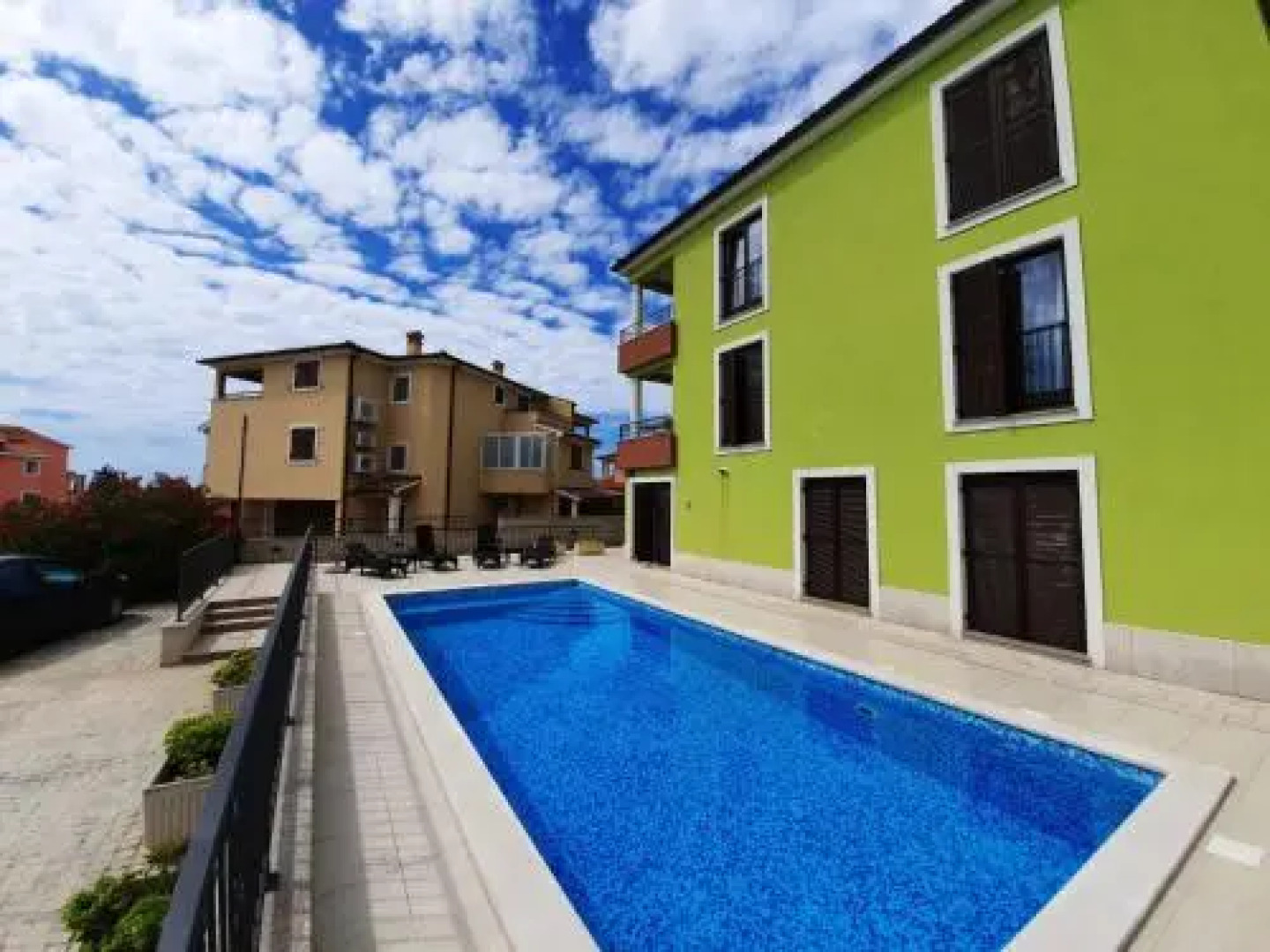 Apartments Smaragdna Villa