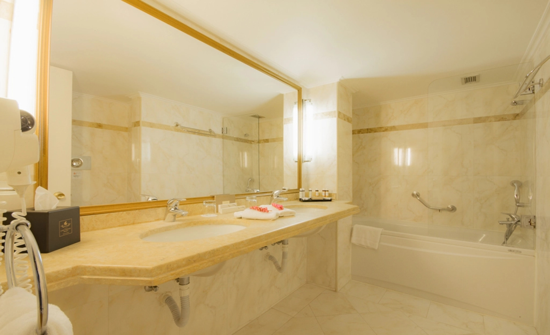 Corfu Holiday Palace Hotel