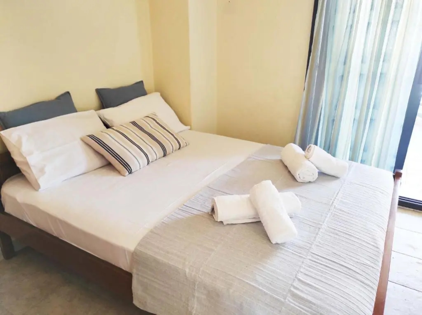 Sea View Maisonette in Chanioti, 40m from the Beach