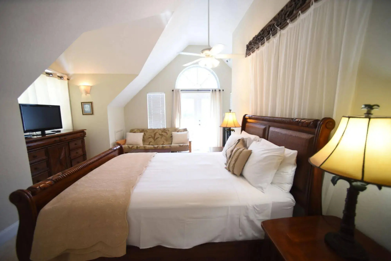 Shangri-La Boutique Bed & Breakfast