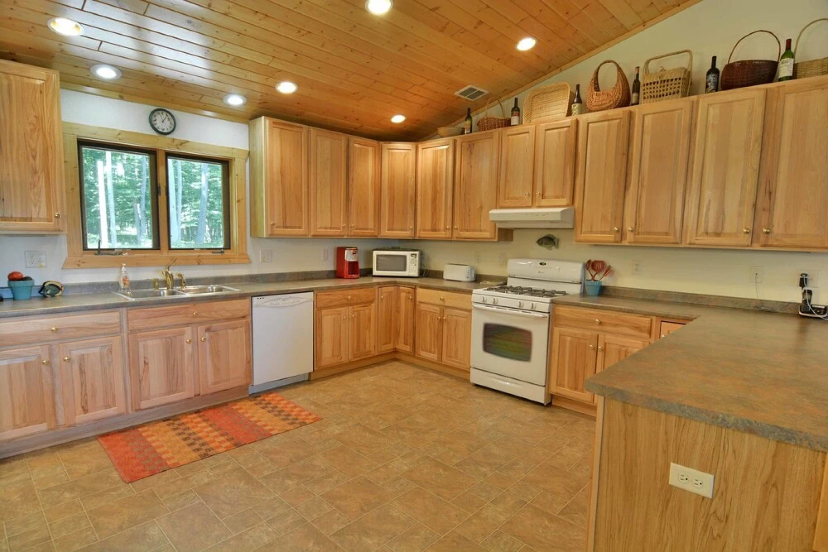 Namakagon Landing 4 Bedroom Home by RedAwning