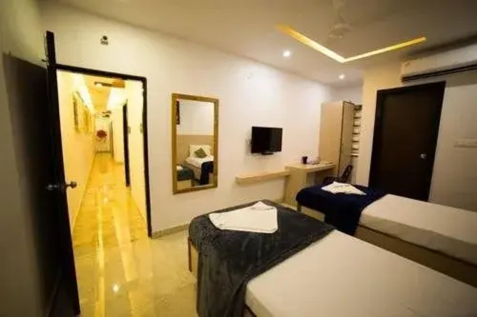 Sri Aditya Inn Boutique Hotel  by OYO Rooms