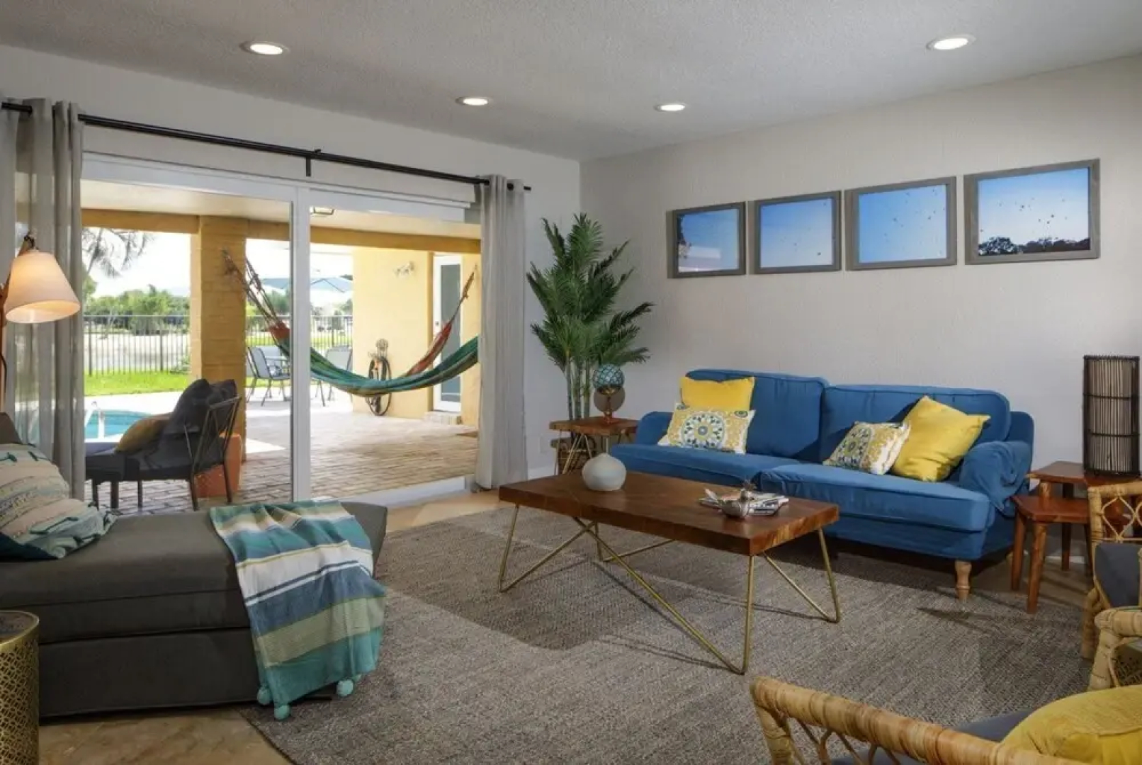 Golfview - Short Term Rental Certified by Weston. Private & Sanitized, Perfect for Social Distancing & Working From Home. Self Check-in. Private Pool, Pet Friendly. Super-host Support