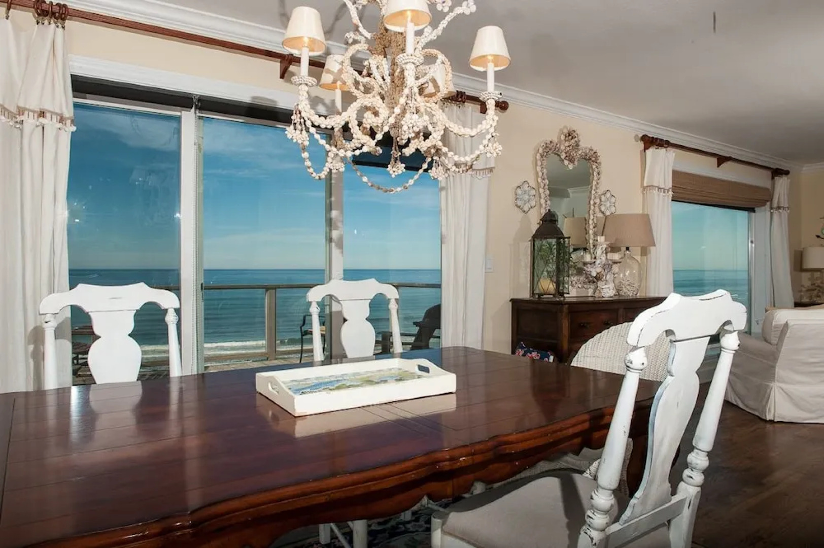 Sea Cliff 3 Br cottage by RedAwning