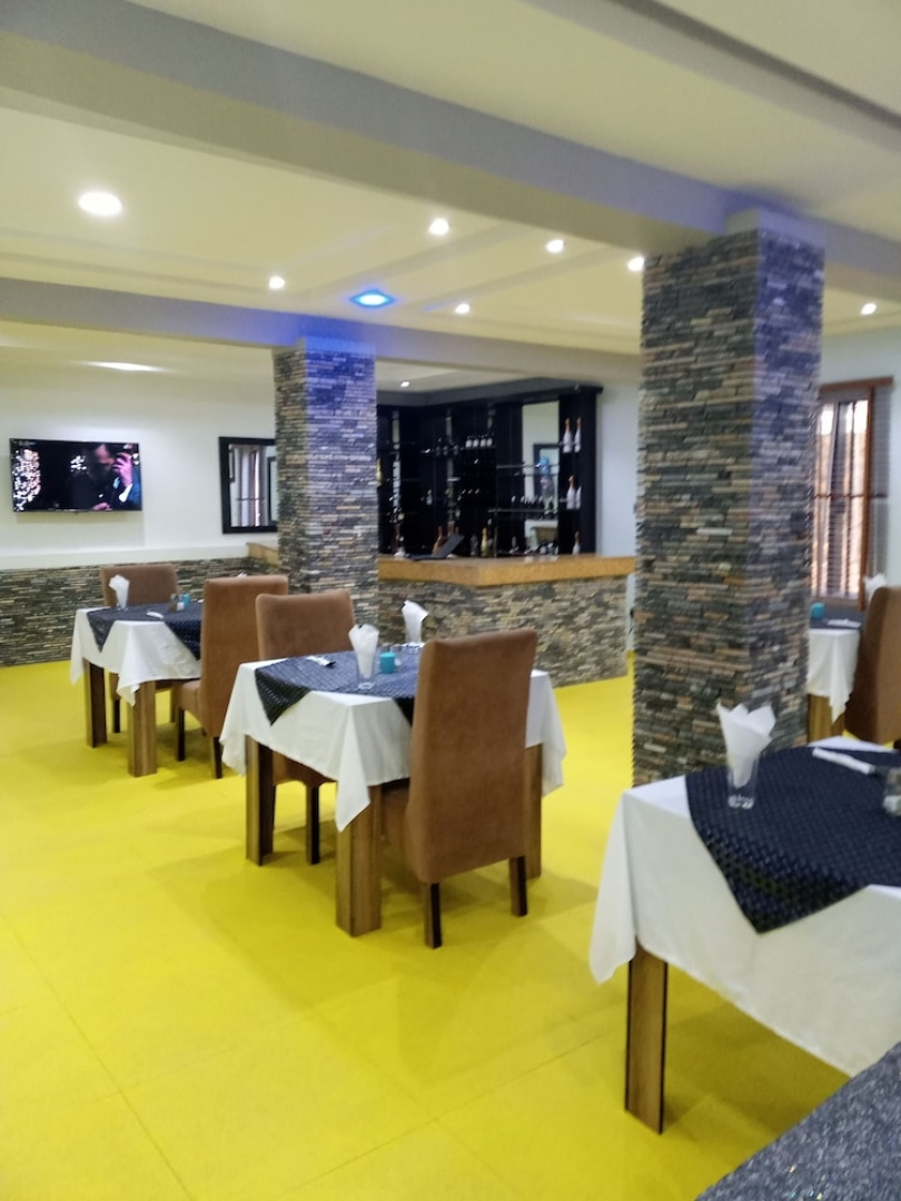 Zoe's International Hotel