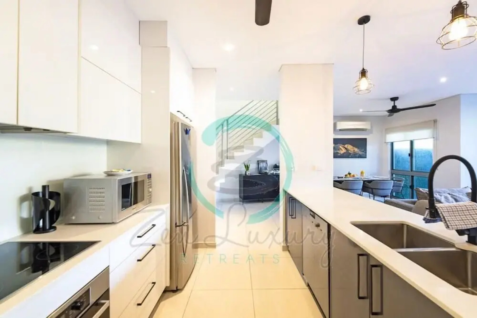 ZEN ARCTIC LUXURY 2-STORY House & Pool