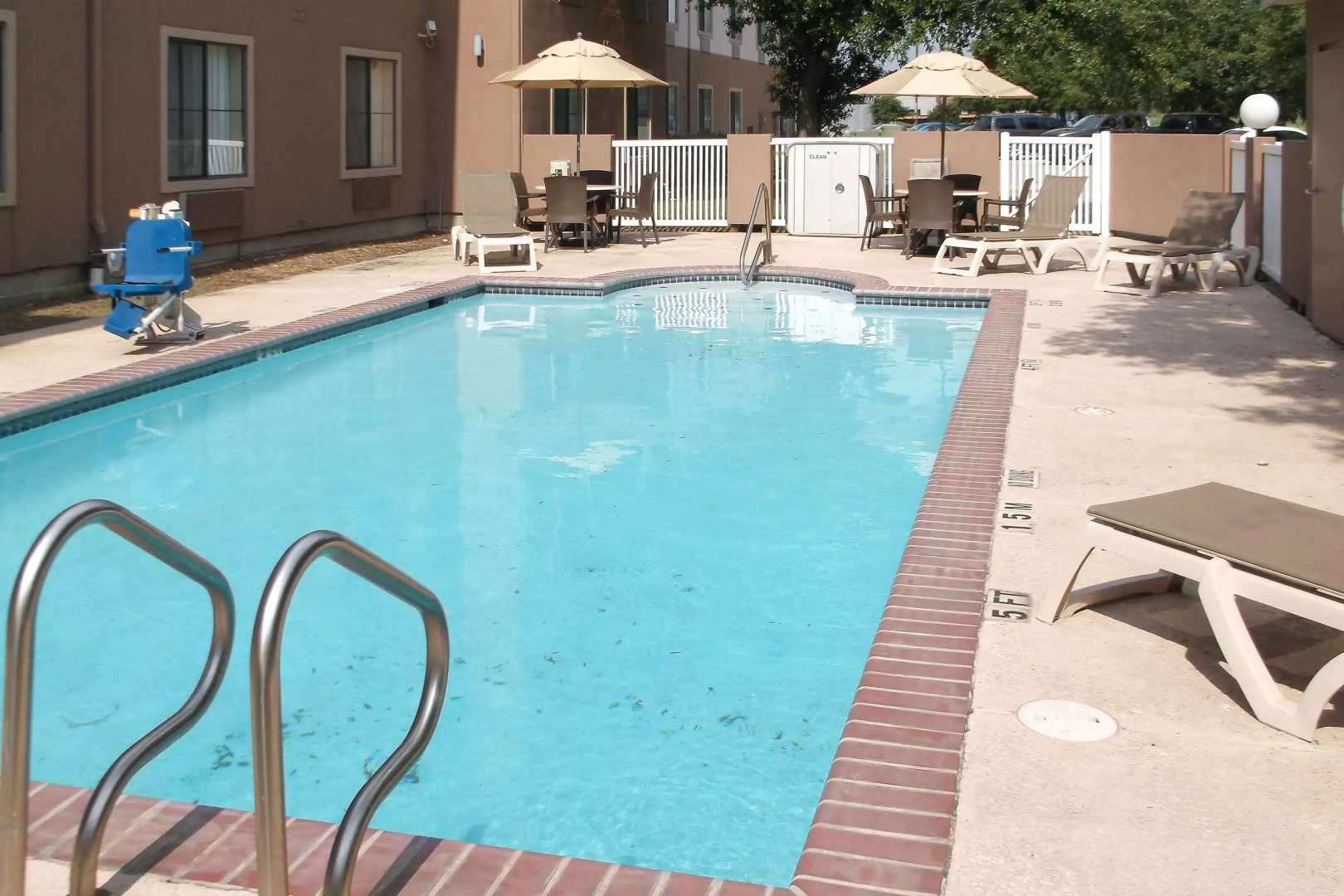 Comfort Inn & Suites