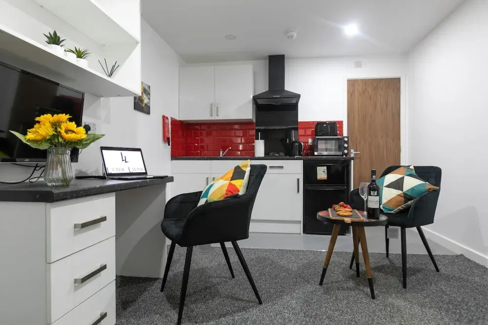 Leicester's Lyter Living