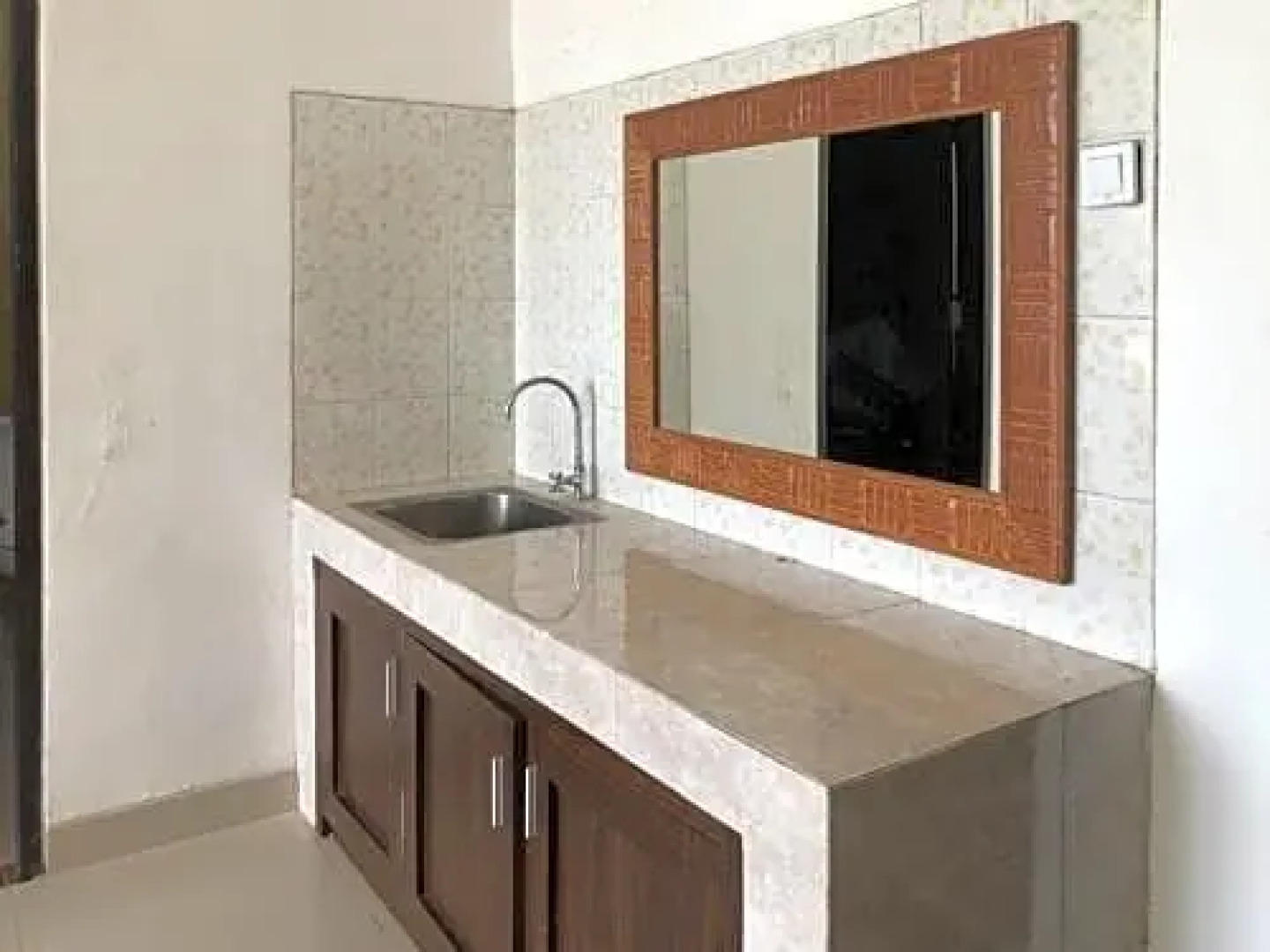 RedDoorz Plus near Dreamland Beach