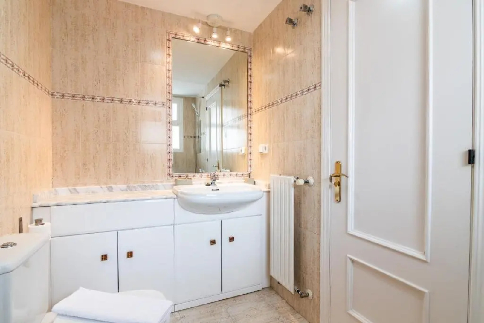 tuGuest Grisolia House