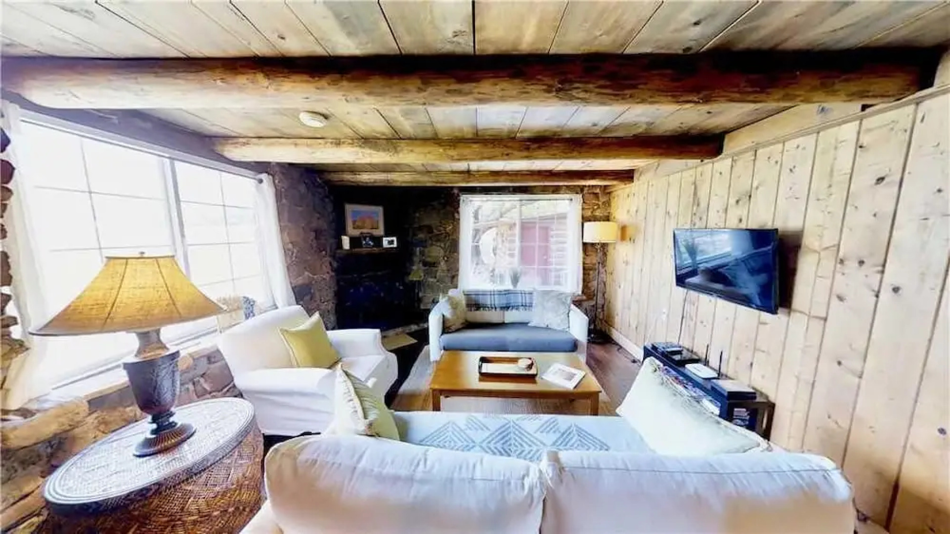 Pack Creek Road House by RedAwning