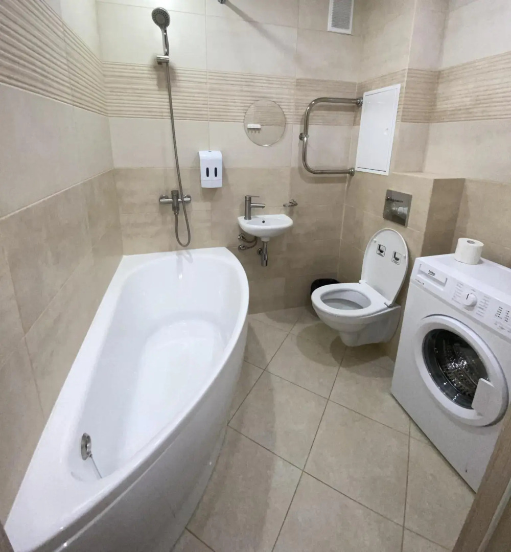 Желтый Нарцисс на улице Лесная