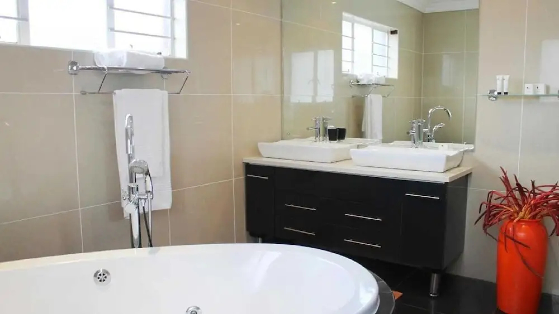 Silver Oaks Boutique Hotel