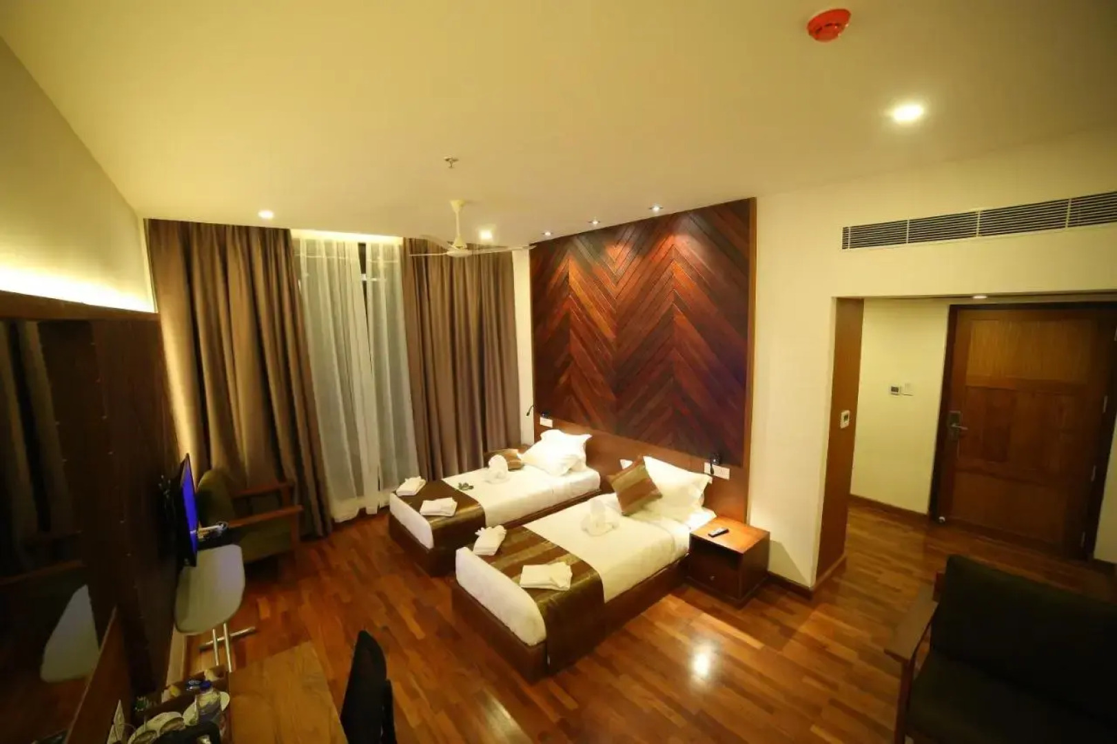 Woodies Bleisure Hotel