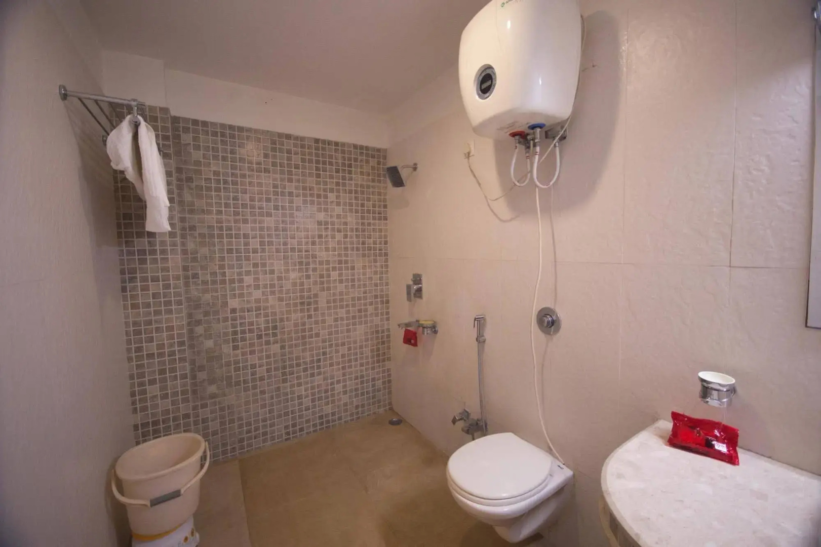 OYO 1524 Hotel Vaani Continental