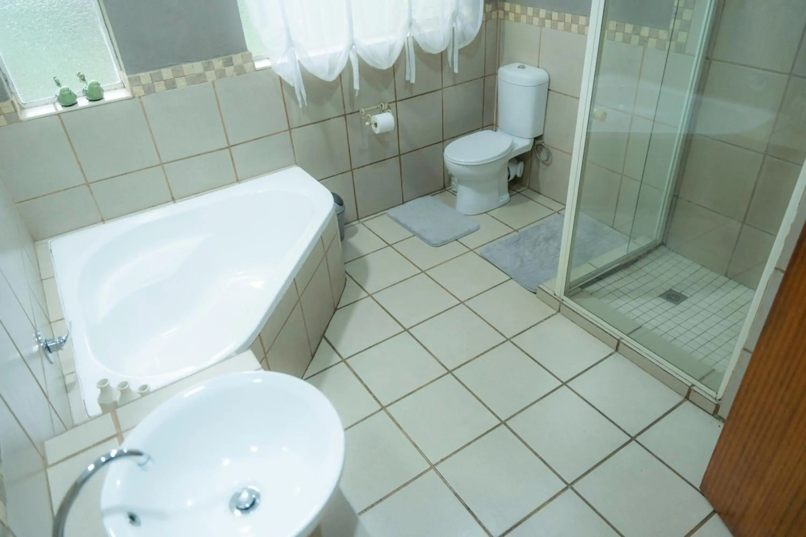 Landa Guesthouse  Sself Catering