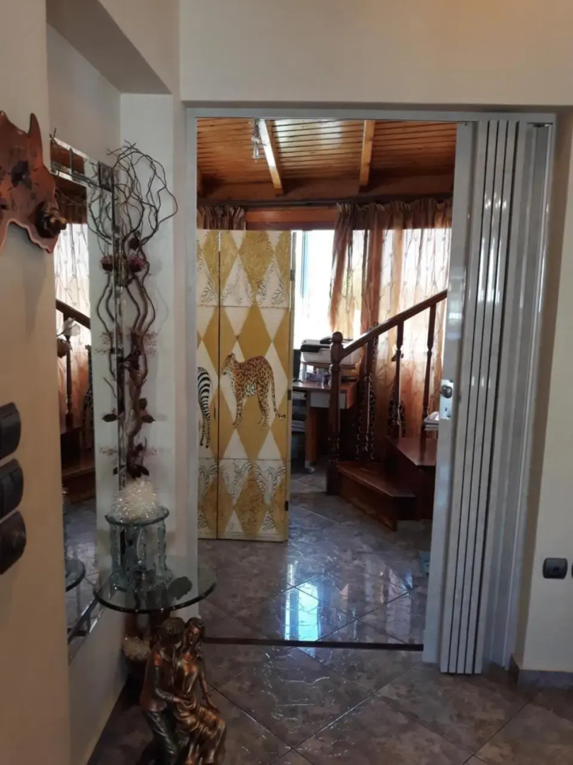 Mandy's complete luxury flat