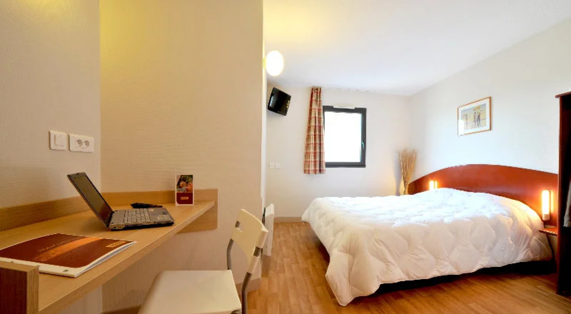 Balladins Poitiers Jaunay Clan