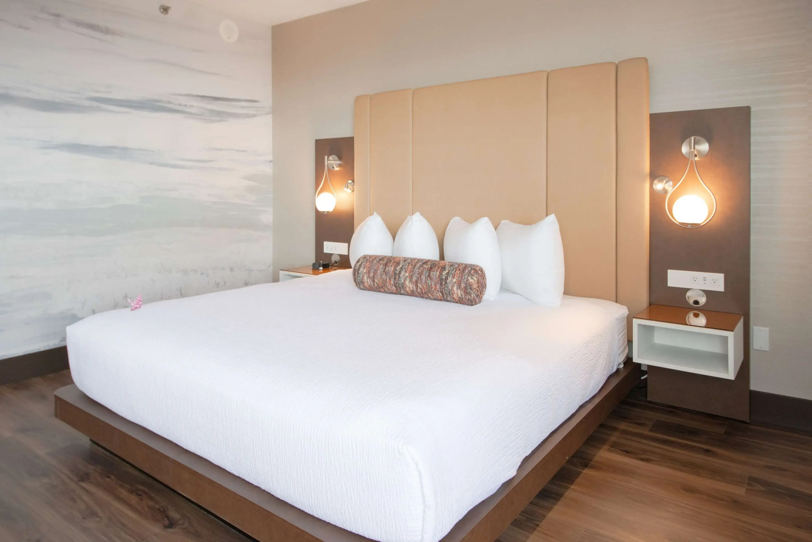 Coast Victoria Hotel & Marina by APA
