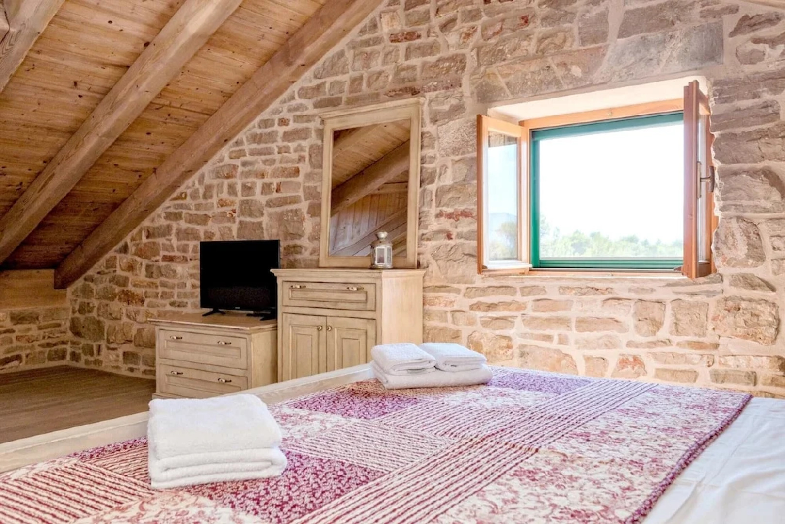 Villa With 5 Bedrooms in Stari Grad, With Private Pool, Enclosed Garden and Wifi Near the Beach