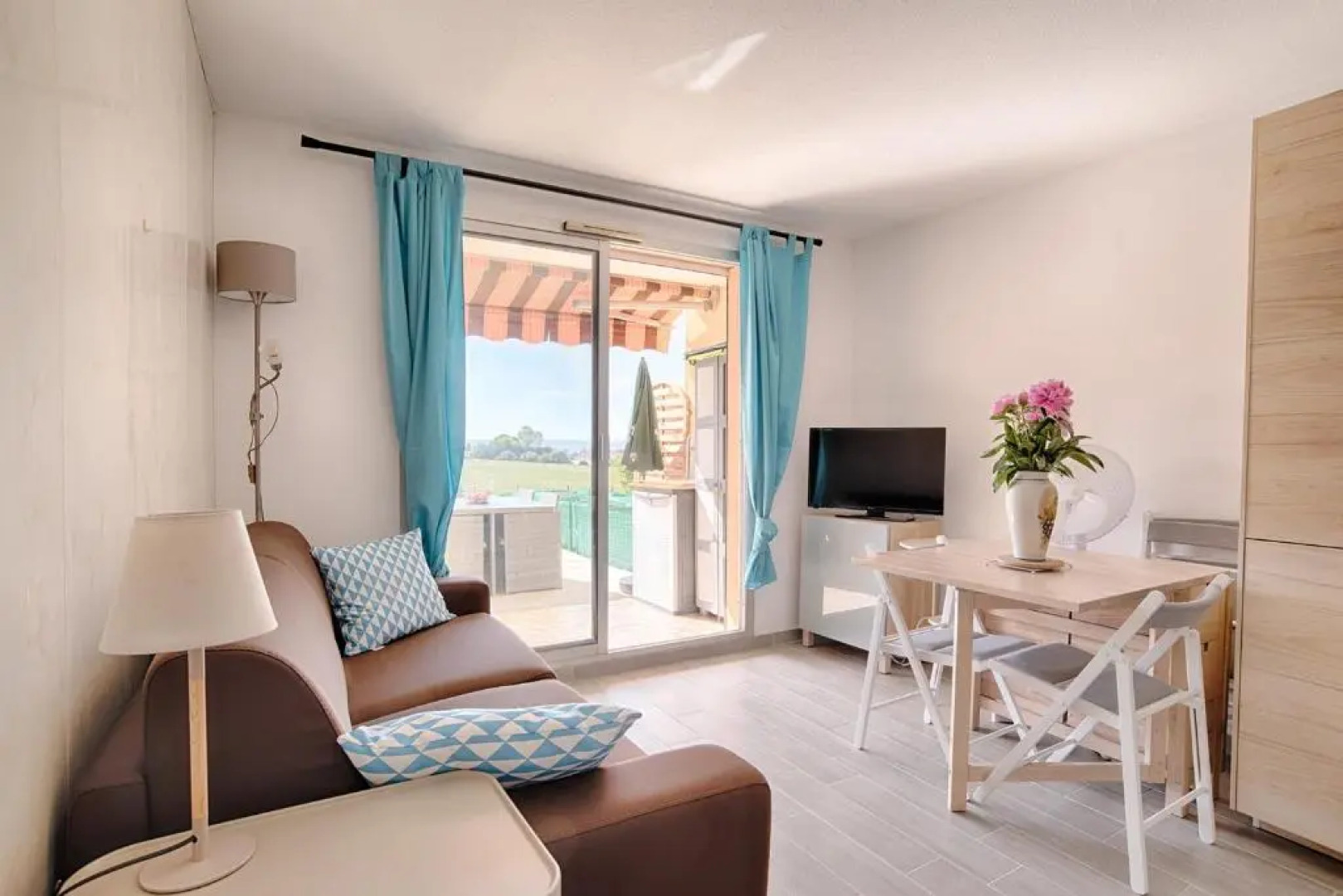 Beautiful Studio With Terrace Near The Sea!