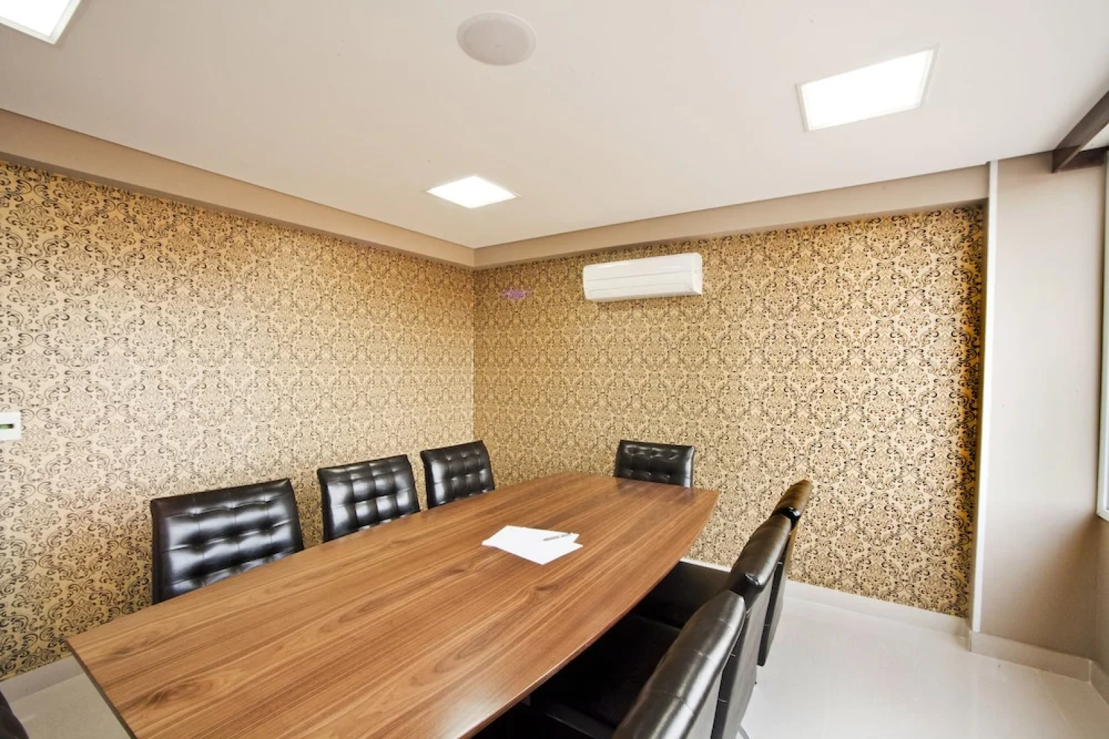 Prado Hotel Business