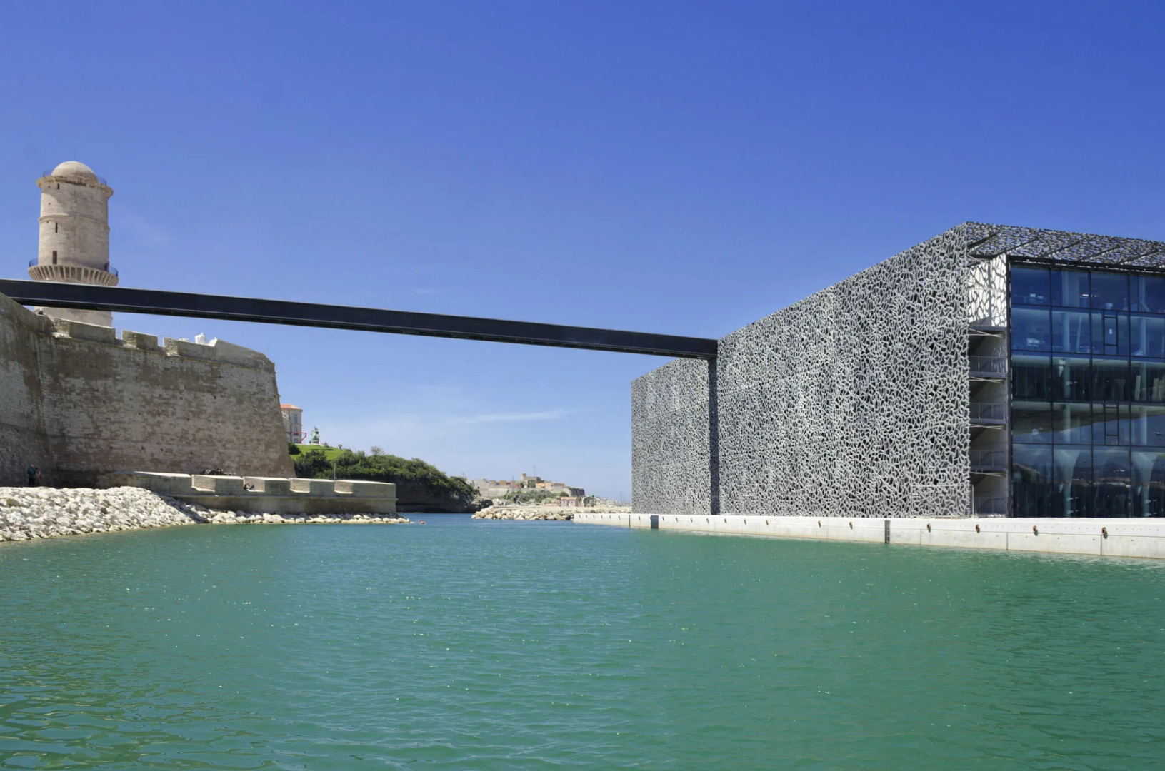 Hotelf1 Marseille Aéroport