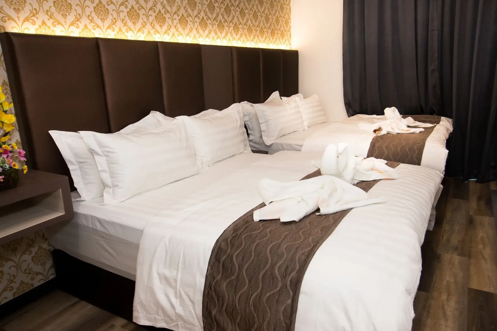 Spring Season Hotel