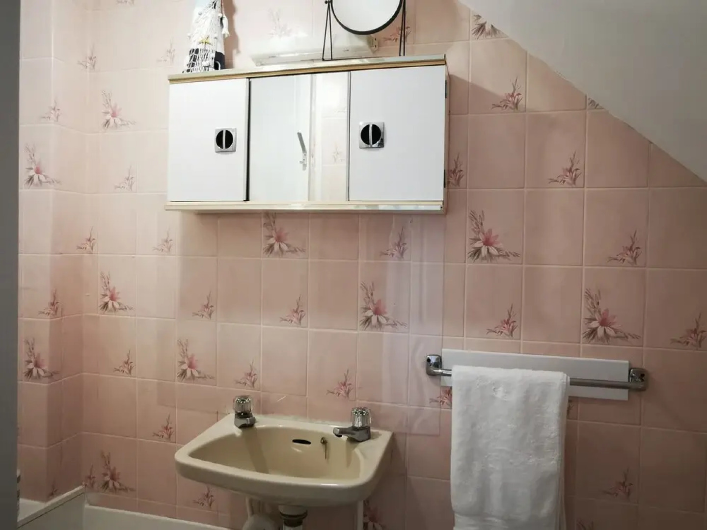 87 Marineside Beach Side Property With Stunning sea Views