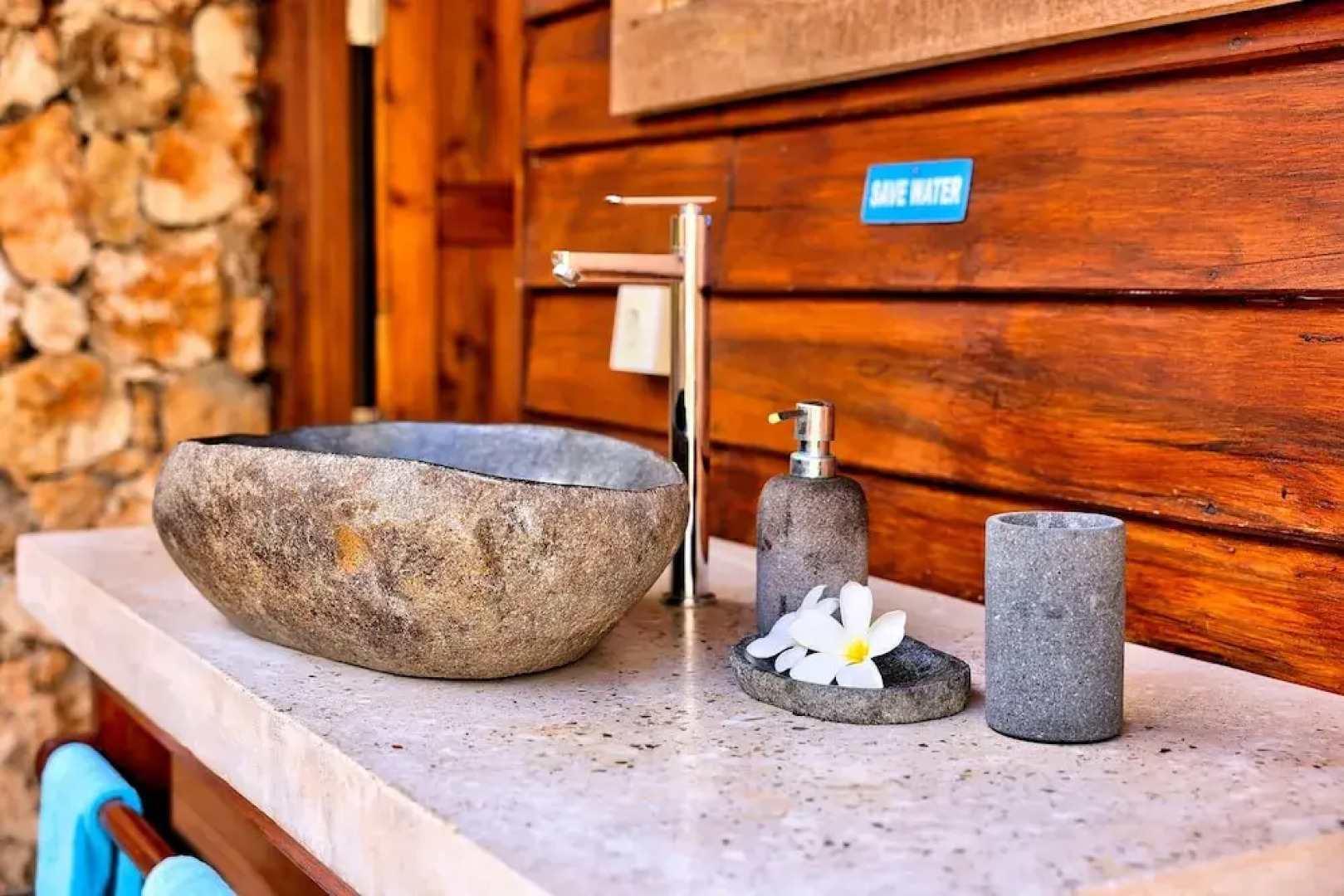 Loedi Bungalows Rote