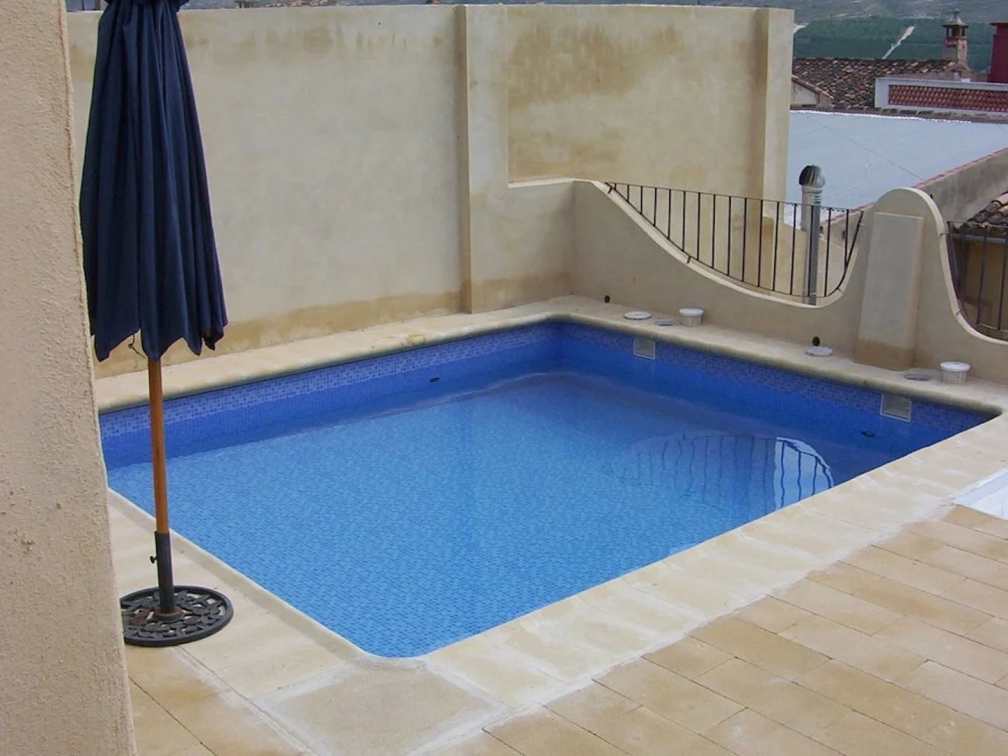 Cosy Holiday Home in Valencia With Billiards and Barbecue